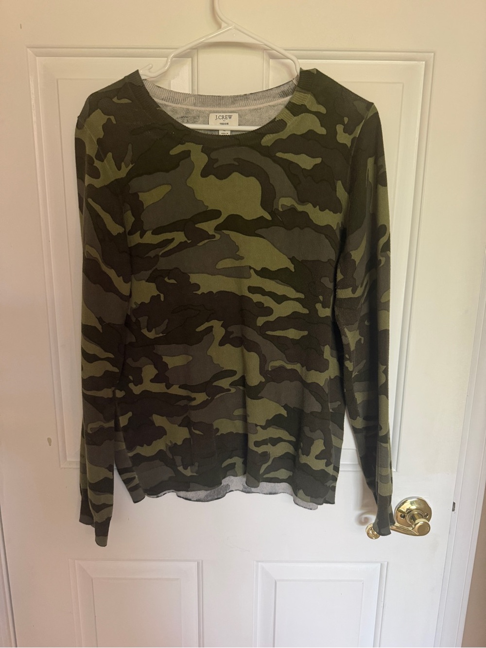 🩷 J. Crew Women's Camouflage Teddy Crewneck Sweater - Olive & Dark Green Camo